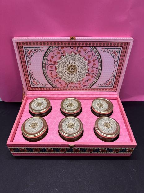 Chee Ratna Gift Box