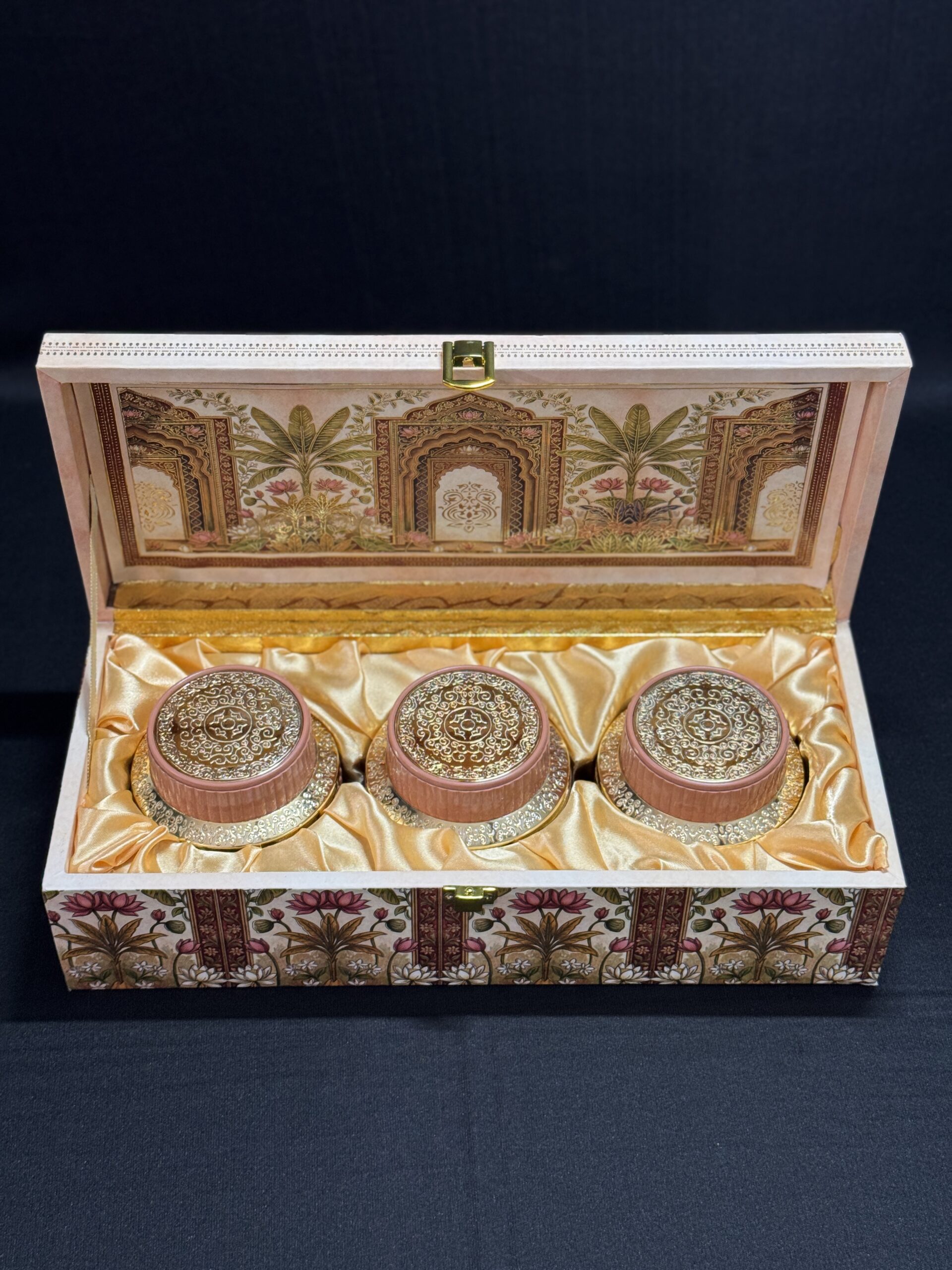 Teen Ratna Mahal Box